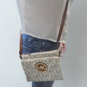 Michael Kors Cream and Brown Logo Detail Bag
